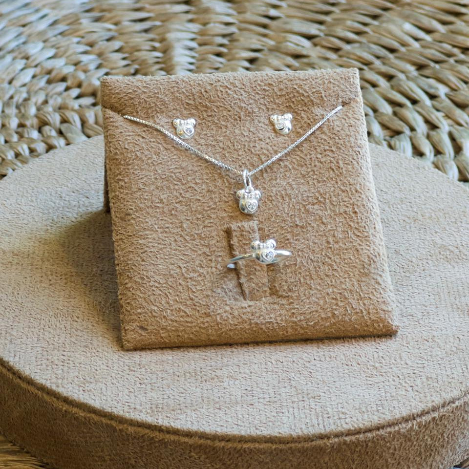 Conjunto Luza Ursinha Cravejado com Pedra de Zircônia em Prata 925