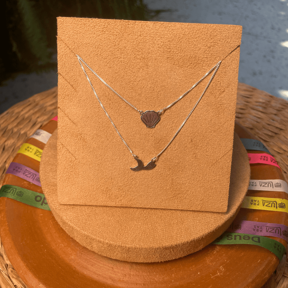 COLAR ESCAPULÁRIO LUZA RABO DE SEREIA E CONCHA EM PRATA 925