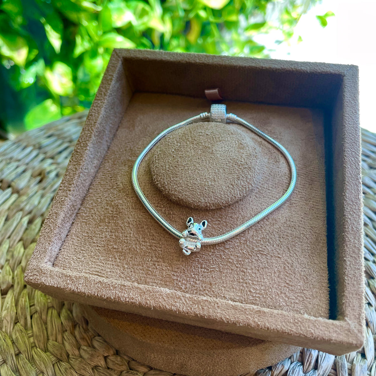 Berloque Dog Abraça Pulseira Luza em Prata 925