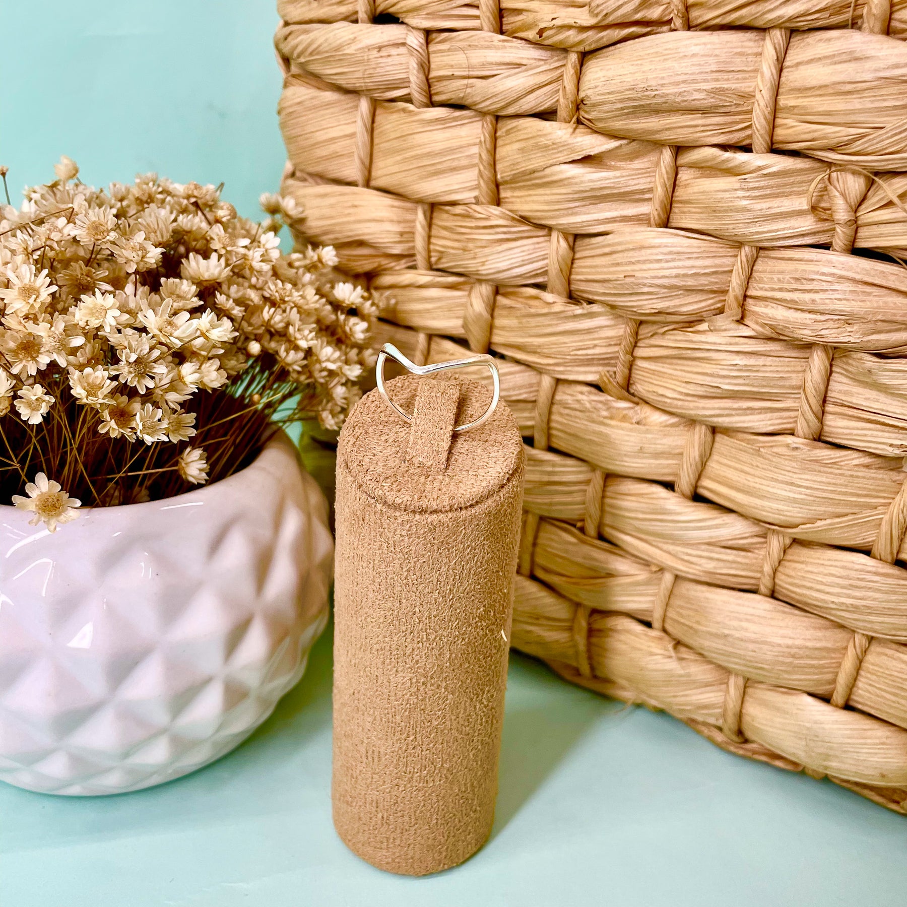 Anel Luza Tipo V Liso em Prata 925