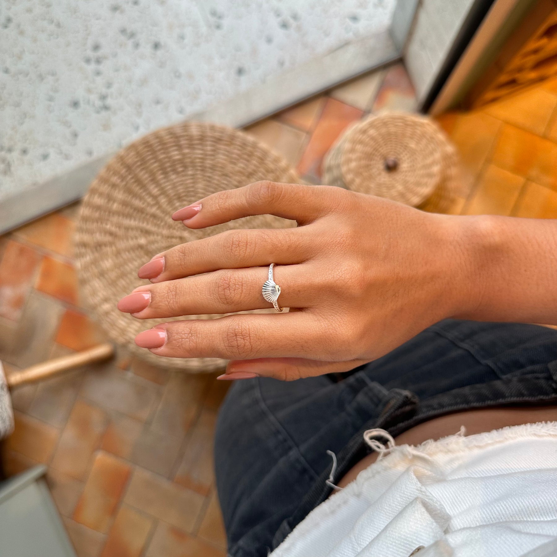 Anel Aparador Luza Cravejado com Concha em Prata 925