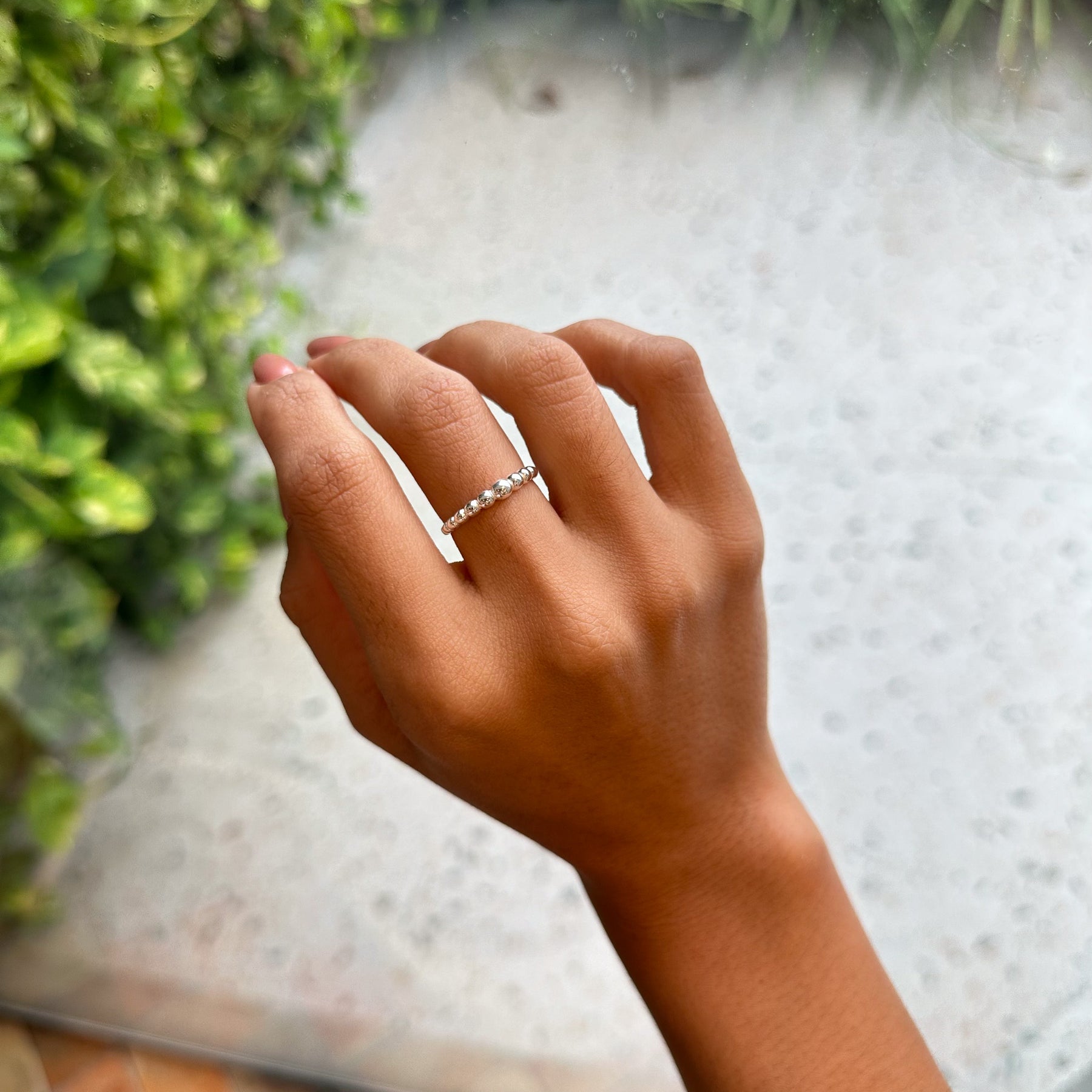 Anel Aparador Luza de Esferas Lisas em Prata 925