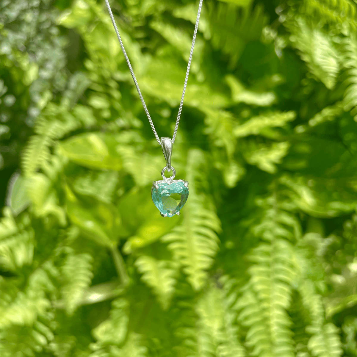 Pigente de Coração Verde Água Luza em Prata 925