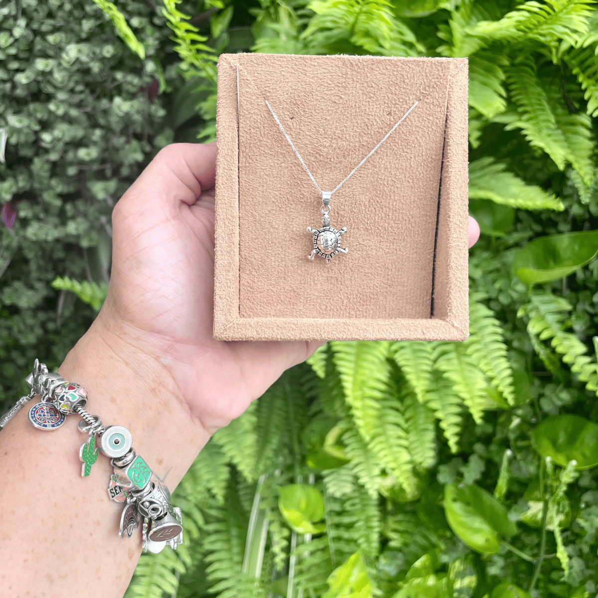 Pingente de Tartaruga Pequena Luza em Prata 925 Envelhecida