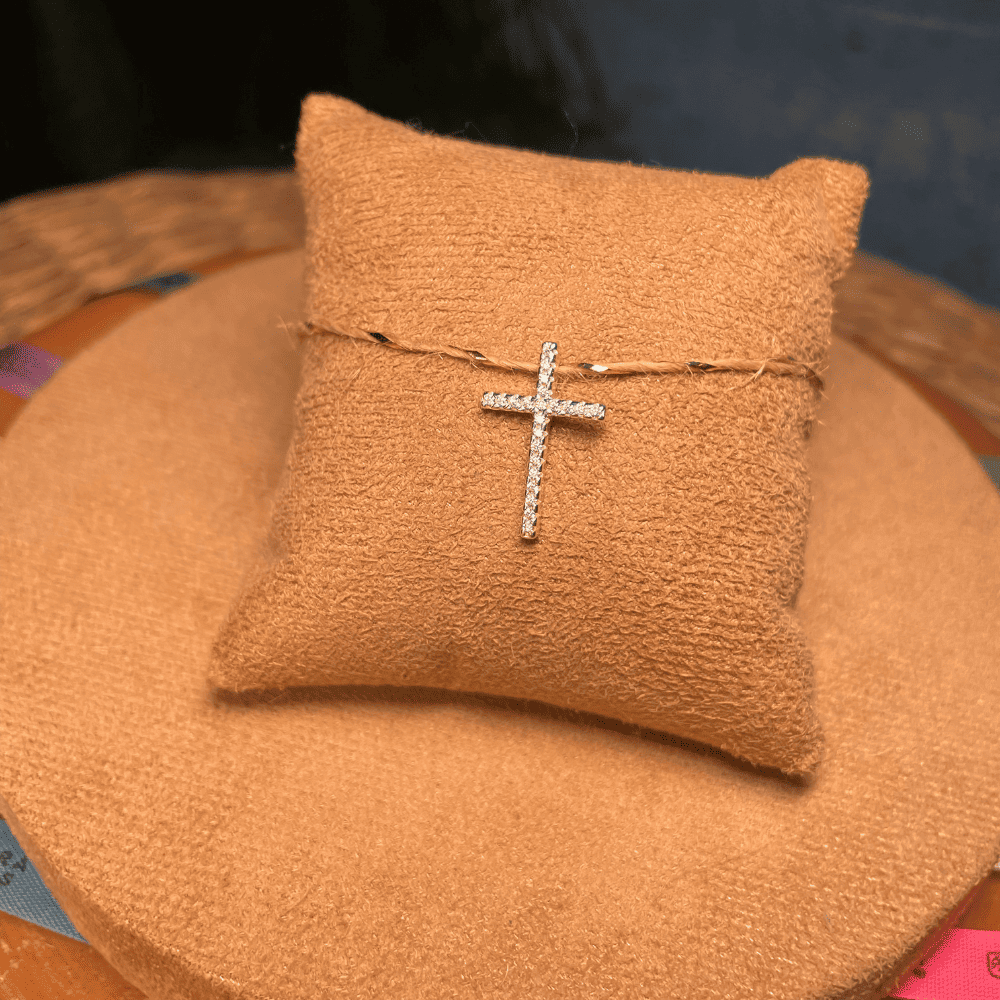 Pingente Luza de Cruz Média Cravejada em Prata 925