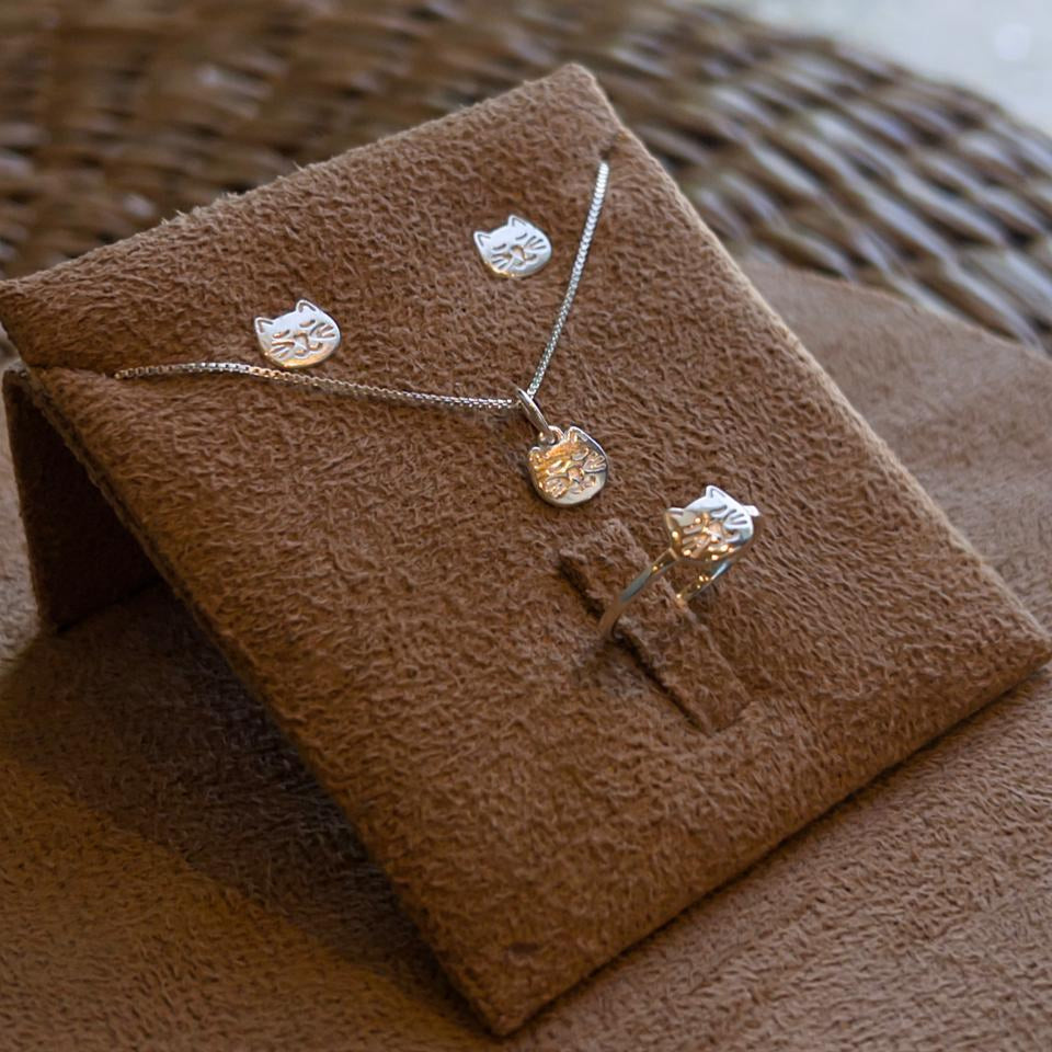 Conjunto Luza de Gatinho com Colar, Brinco e Anel em Prata 925