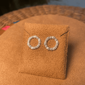 BRINCO VAZADO LUZA COM DETALHES DE ZIRCONIA EM PRATA 925