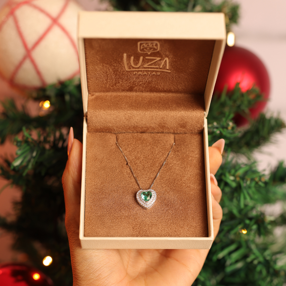 Colar Luza Coração de Cor Esmeral Cravejado de Zircônia em Prata 925