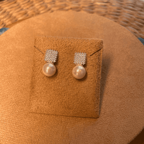 Brinco Quadrado Luza  Cravejado de Zircônias com Pérola Pendente em Prata 925