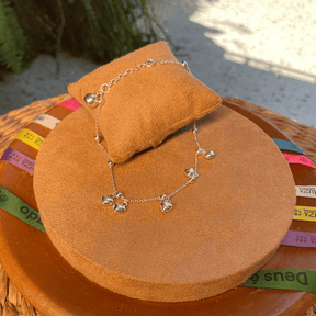 Tornozeleira Luza de Mini Esferas e Corações Pendentes em Prata 925