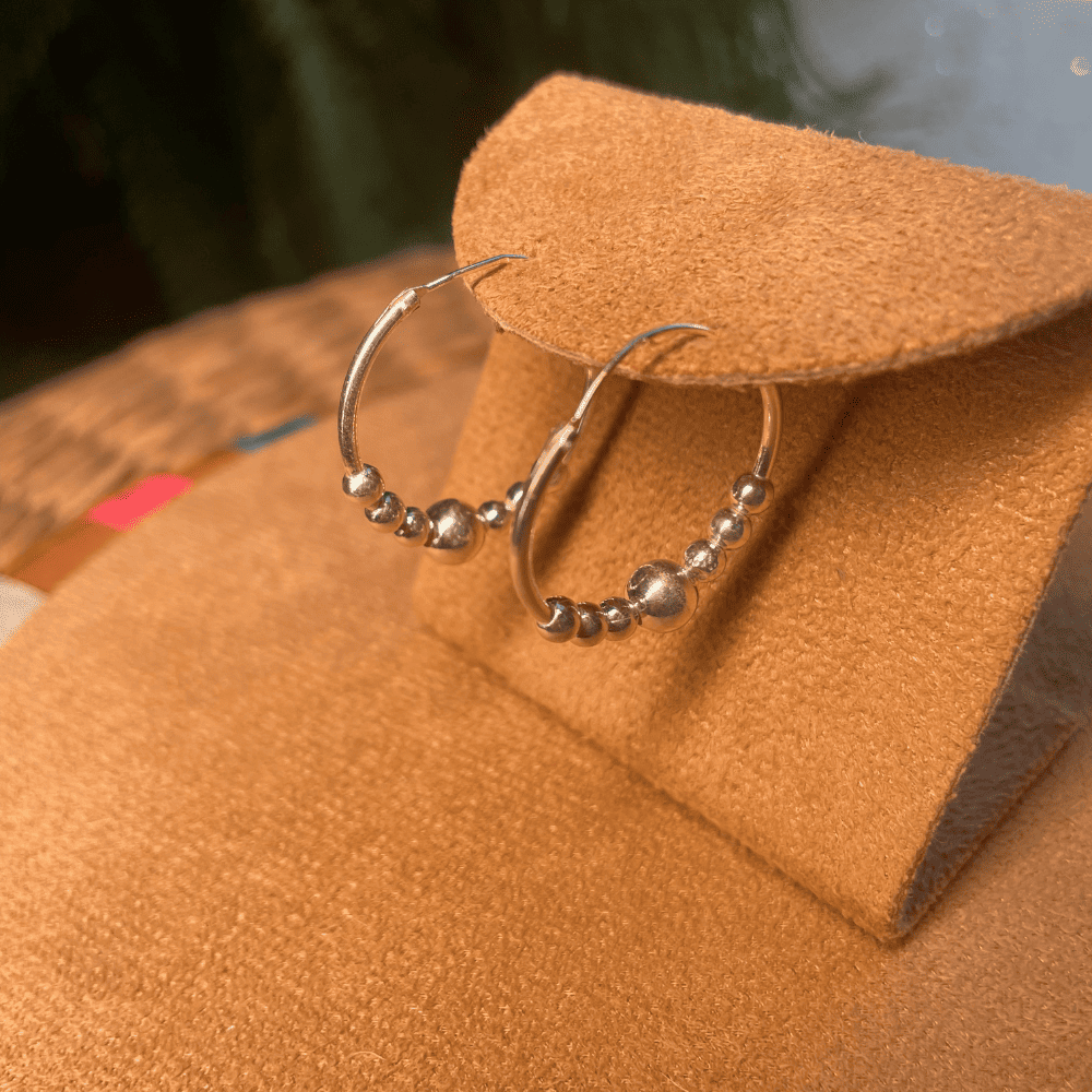 Argola de Aro Luza 25mm com Esferas em Prata 925