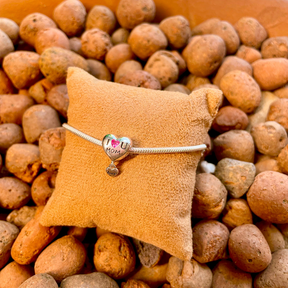 BERLOQUE DE CORAÇÃO COM FRASE "I LOVE U MOM" LUZA EM PRATA 925