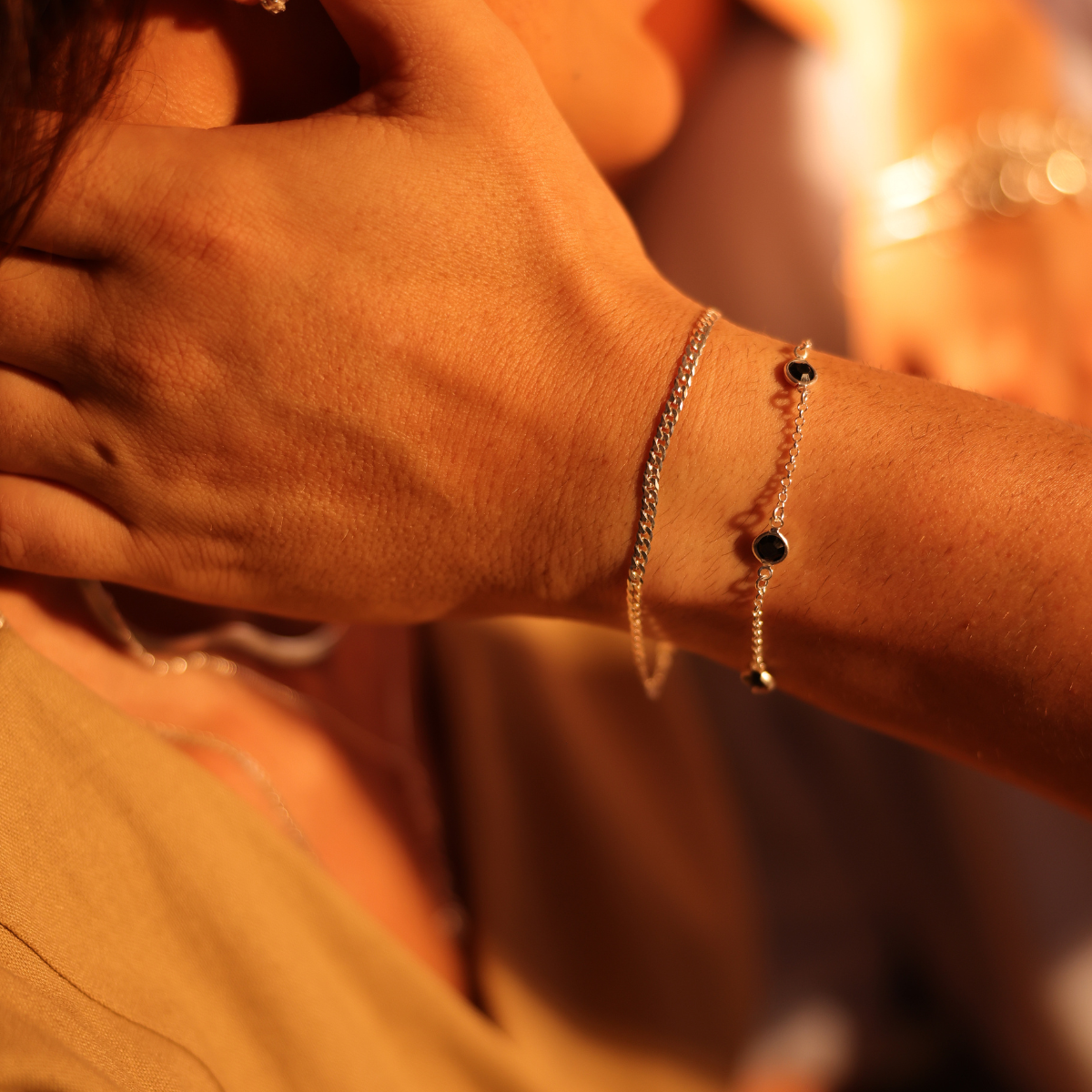 Pulseira com Pontos de Luz Pretos em Prata 925