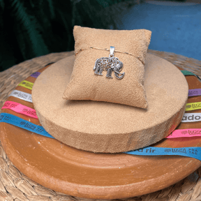 Pingente Luza de Elefante Grande e Vazado em Prata 925 Envelhecida