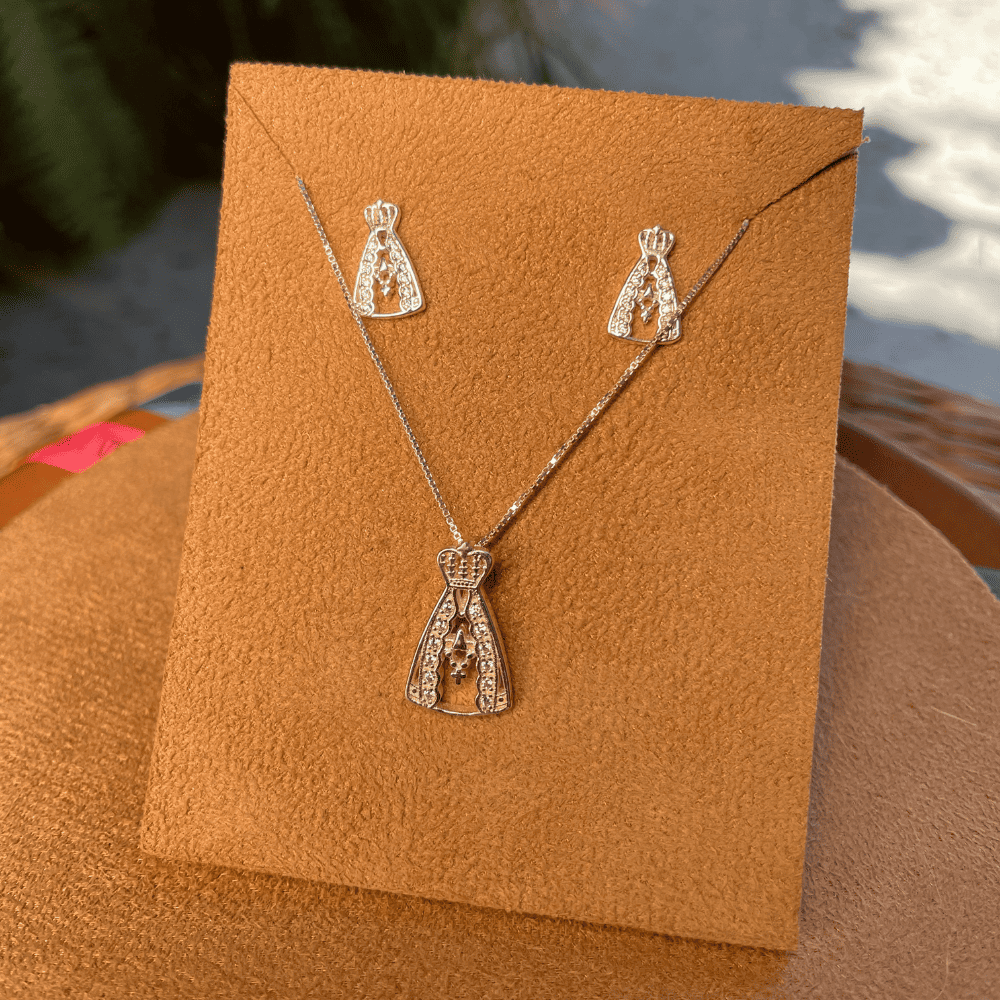 Conjunto Luza de Nsa. Sra. Aparecida com Zircônias em Prata 925