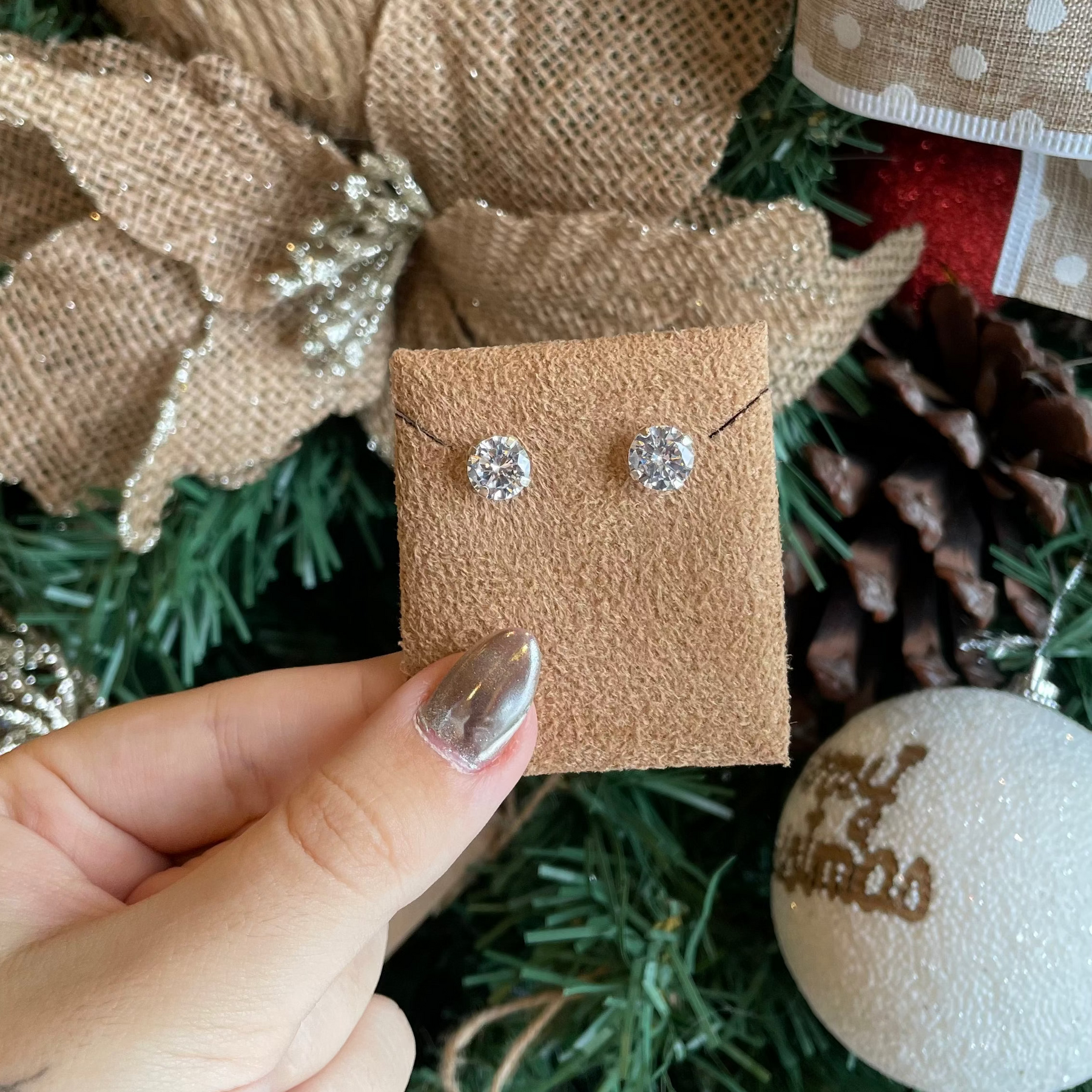 Brinco Ponto de Luz Luza Redondo de 8MM em Prata 925