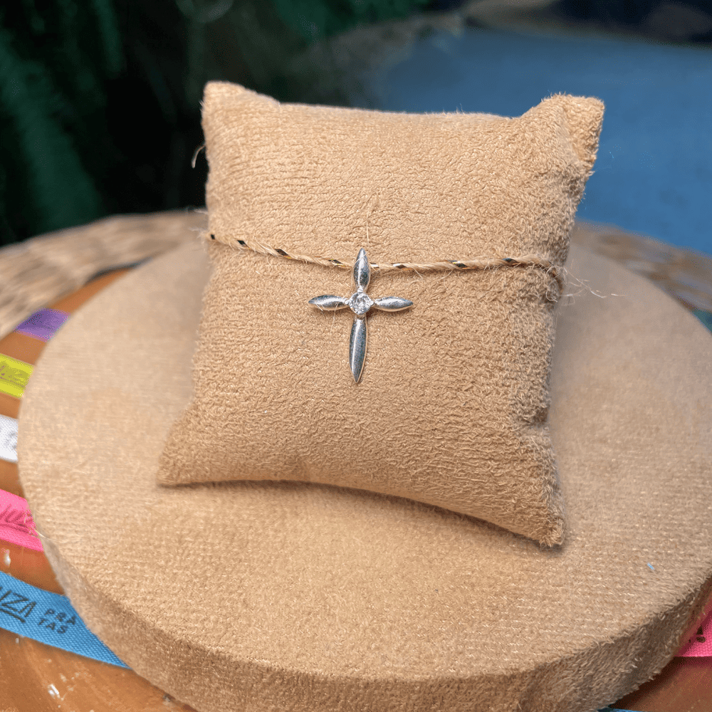 Pingente Luza de Cruz Lisa com Ponto de Luz em Prata 925