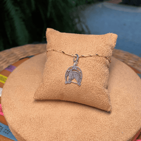 PINGENTE LUZA DE FERRADURA COM CAVALO EM PRATA 925