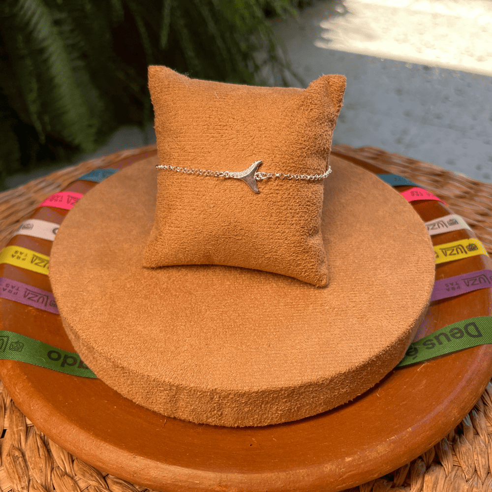 PULSEIRA LUZA RABO DE BALEIA COM DETALHES DE ZIRCONIA EM PRATA 925