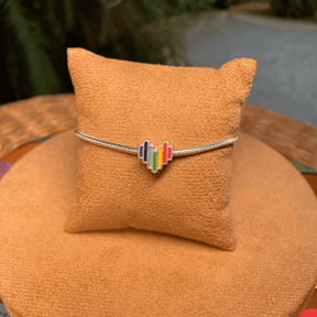 BERLOQUE DE CORAÇÃO LUZA EM 3D COM CORES DO ARCO-ÍRIS EM PRATA 925