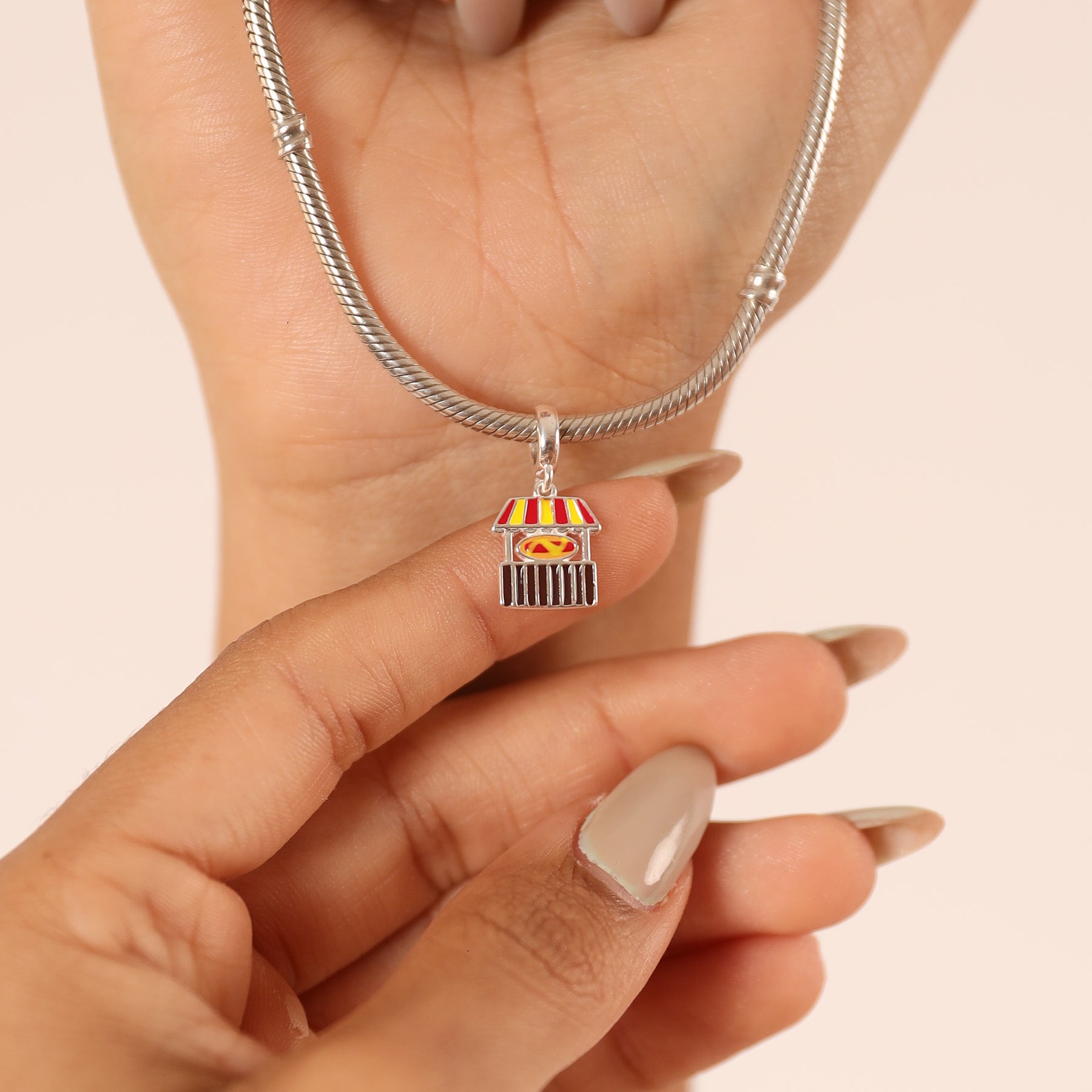 Berloque Barraca Color Luza em Prata 925