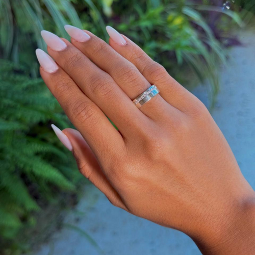 Aliança Luza com Linha Cravejada de Zircônia em Prata 925