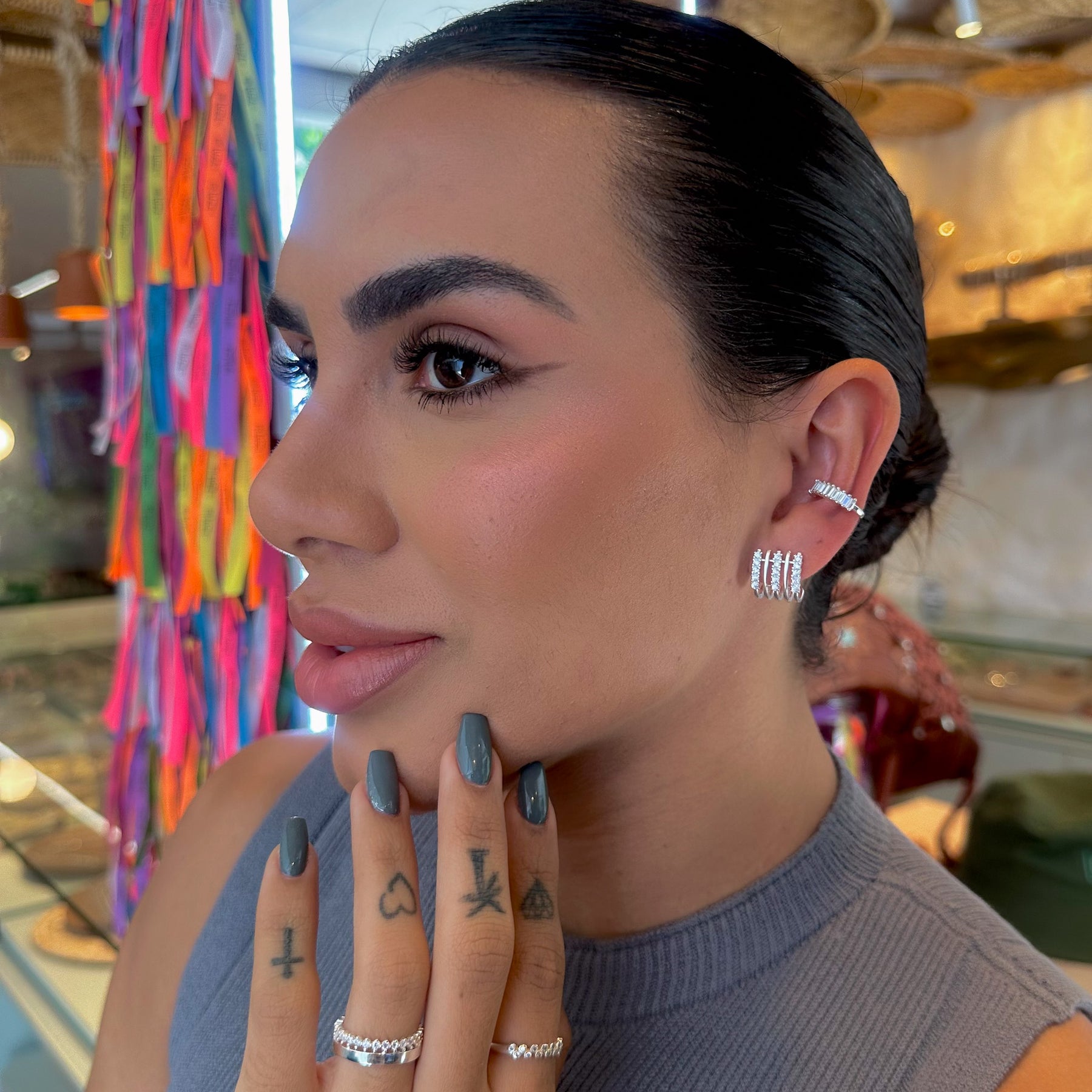 Brinco Ear Hook com Três Linhas de Zircônias Luza em Prata 925