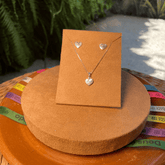 Conjunto Coração "Love" Luza  com Ponto de Luz em Prata 925