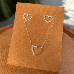 Conjunto de Coração Luza Vazado com Metade Lisa Metade com Zirconia em Prata 925