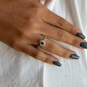 Anel de Formatura Solitário com Pedra Oval Color em Prata 925