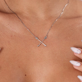 Choker de Duas Flechas Cruzadas em Prata 925 Envelhecida