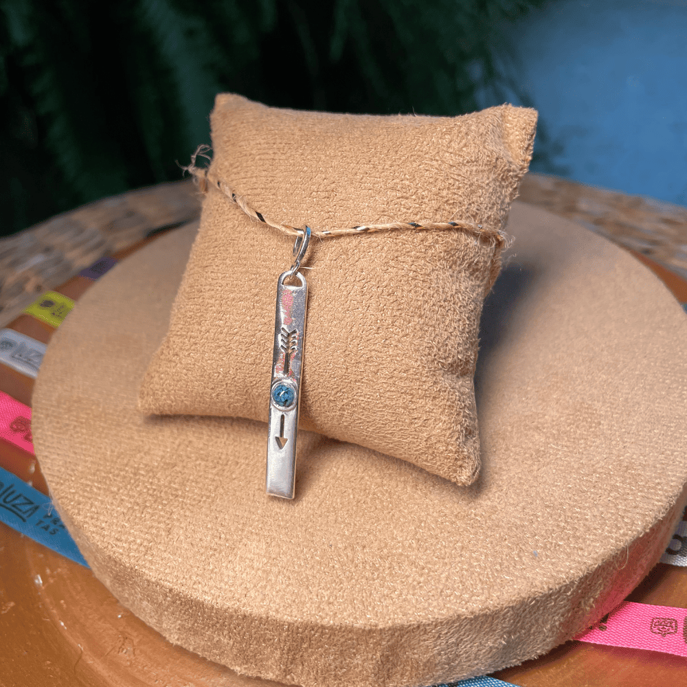 Pingente Luza Placa de Seta com Pedra Turquesa em Prata 925