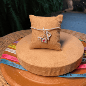 Berloque com 3 Pingentes Luza: Estetoscópio, Maleta e Coração em Prata 925