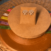 BRINCO COM DETALHES LUZA VAZADOS E DE ZIRCONIA EM PRATA 925