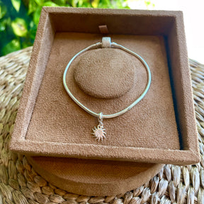 Berloque Sol Luza com Detalhes Zirconia em Prata 925