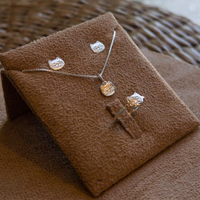 Conjunto Luza de Gatinho com Colar, Brinco e Anel em Prata 925